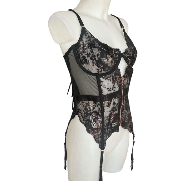 Coquette Black Lacey Zip Up Corset with Attached Garters Lace Up Back XL - Picture 10 of 16